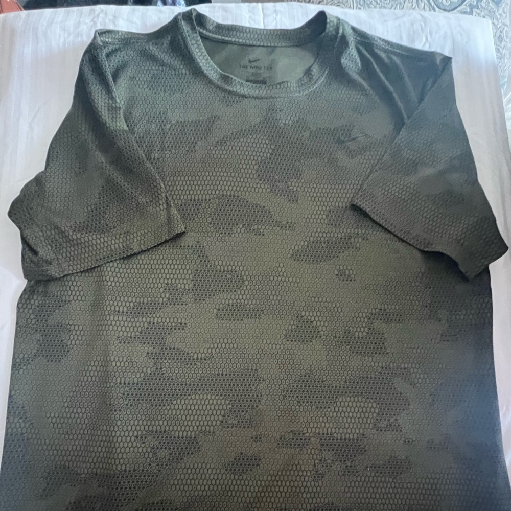 Nike Men's Olive Camouflage Tee